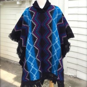 Poncho🖤💙🟣